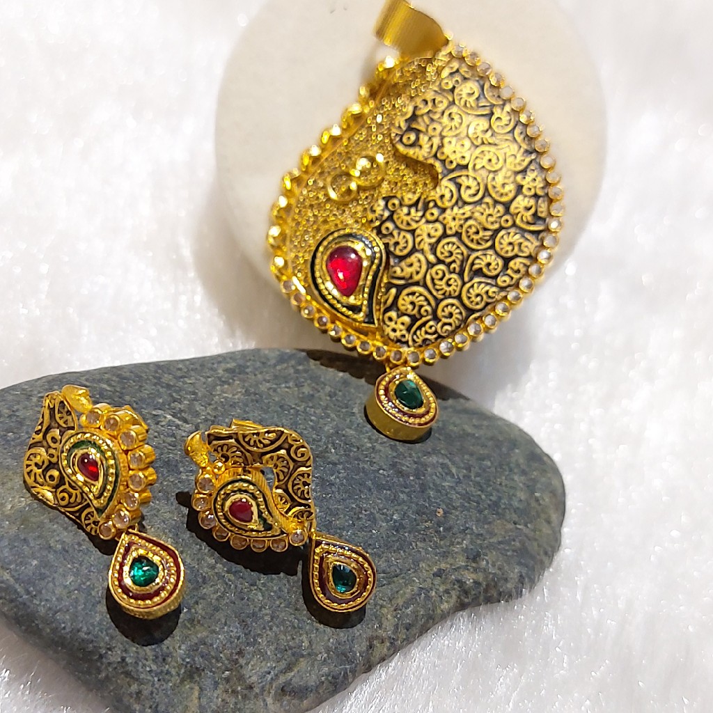 Antique Pendant Set - Image 4
