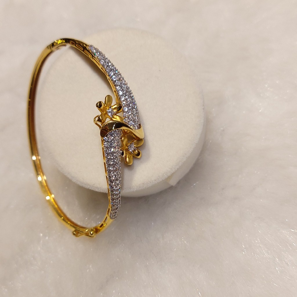 Ladies bracelet