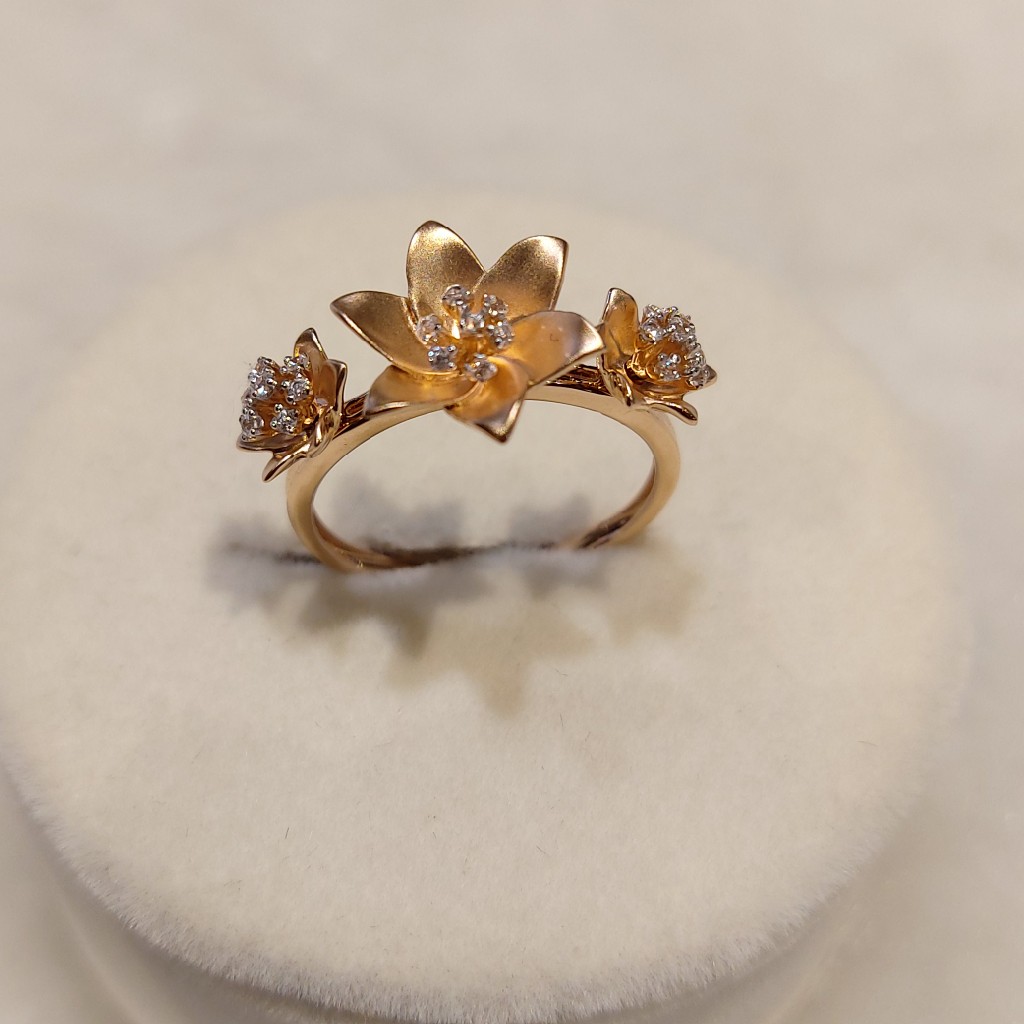 Ladies rings