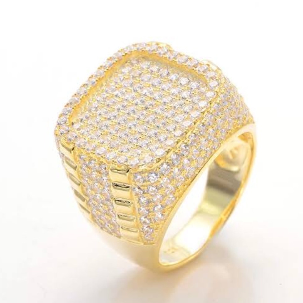 22kt, 916 Hm, Yellow Gold royal Ring With diamonds JKR234.