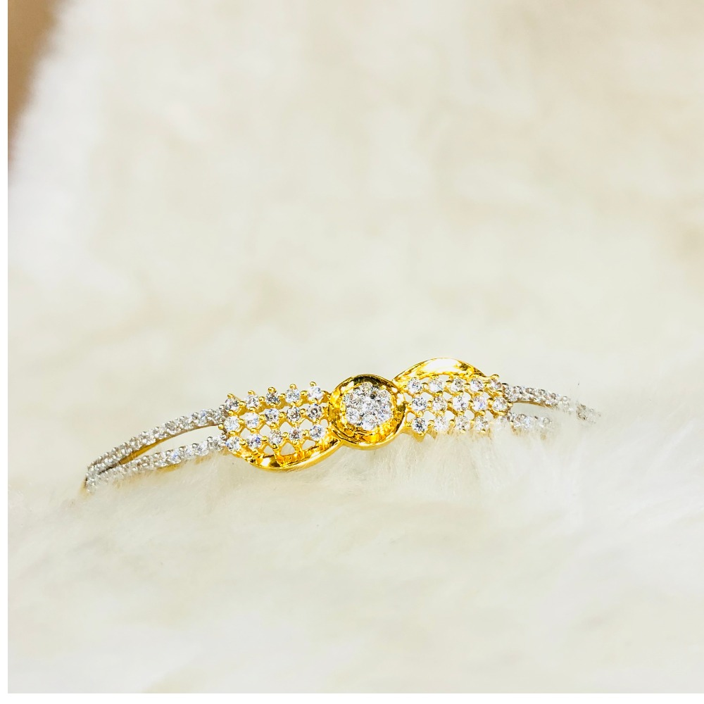22kt, 916 Hall-Marked, Yellow Gold Traditional Design With lines of Diamonds Hand Band For Women Nmj