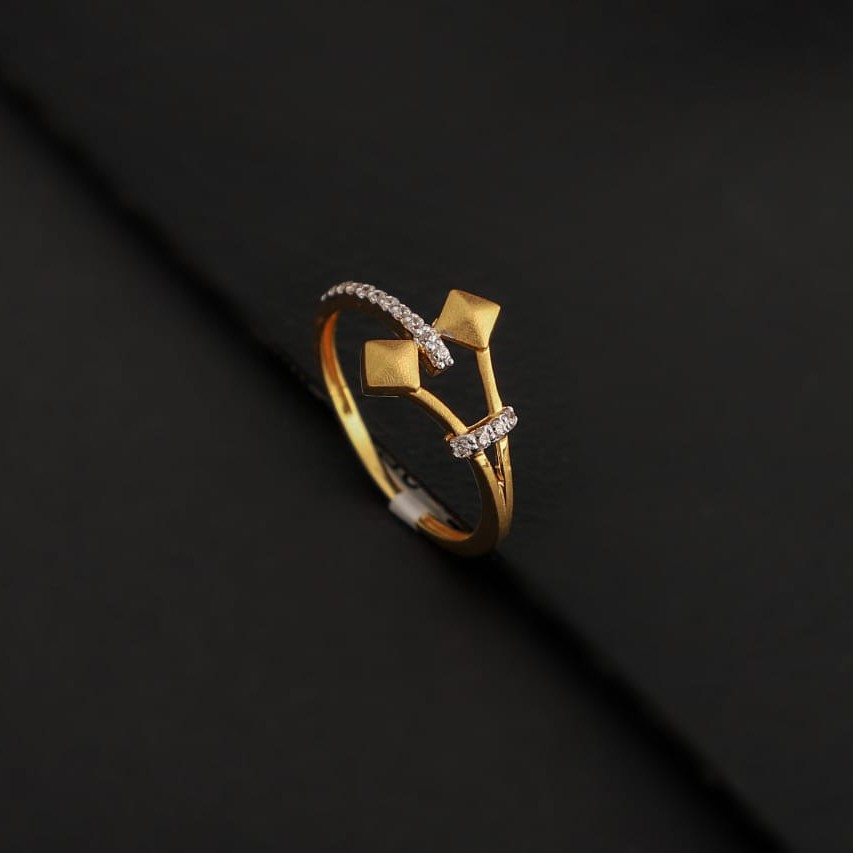 Ladies ring