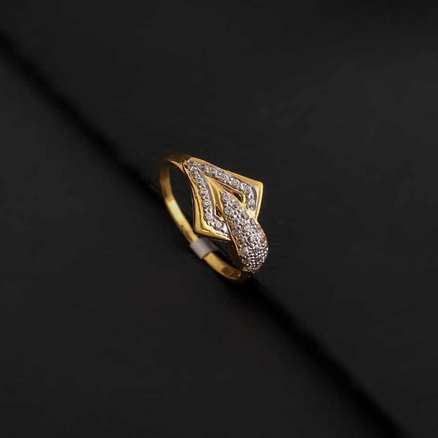 Ladies Ring
