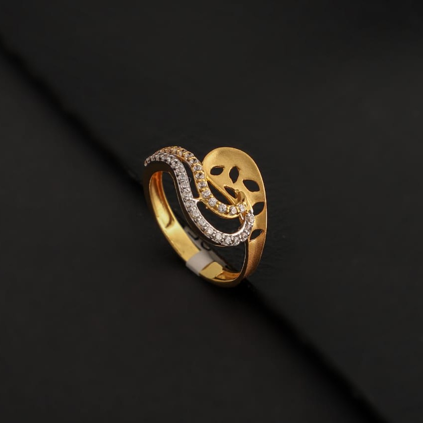 Ladies ring