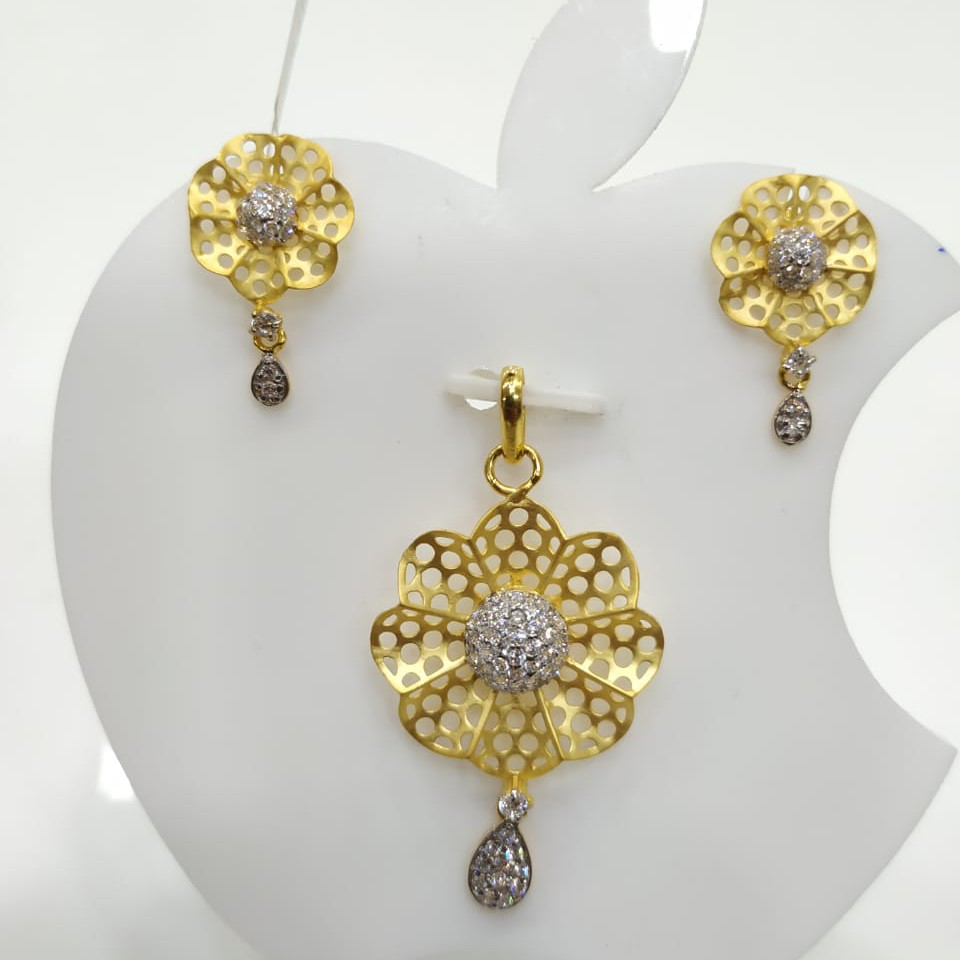 22KT Gold Fancy Pendant Set