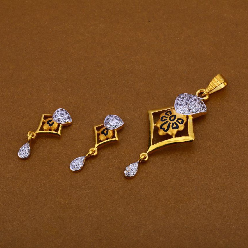 22KT Gold CZ Designer Pendant Set