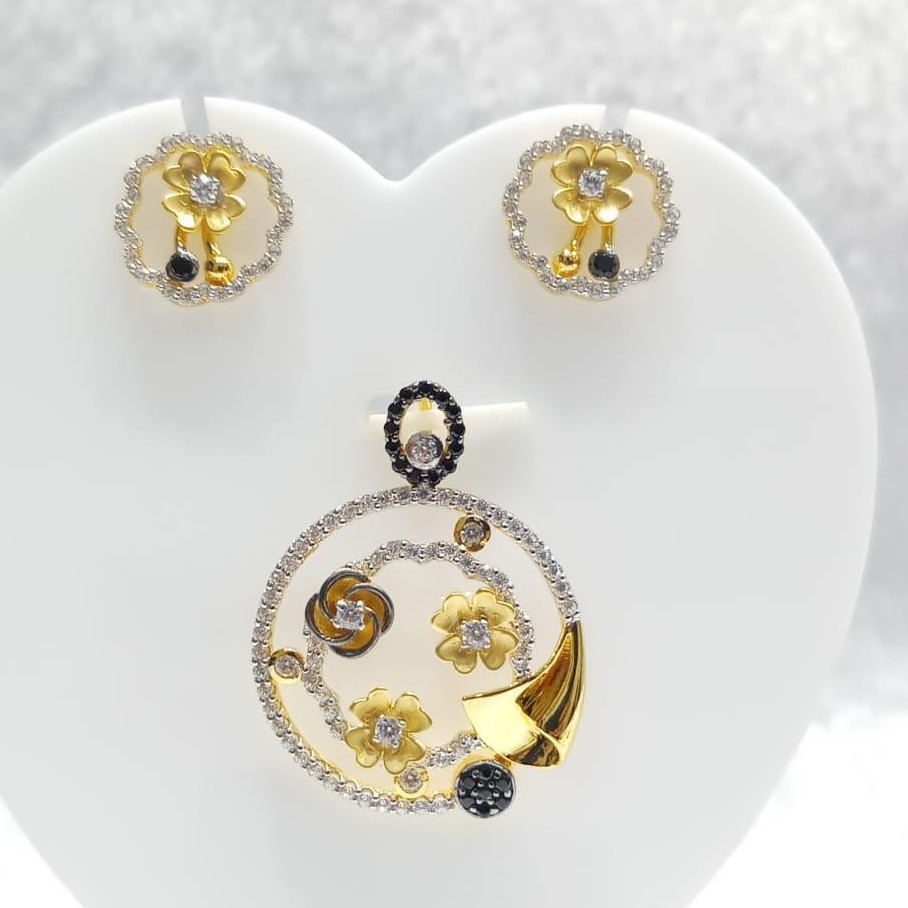 22KT Gold CZ Pendant Set