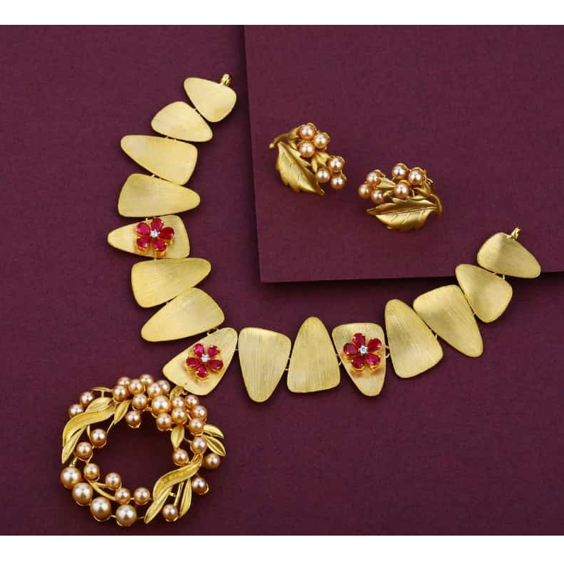 916 Gold Hallmark Attractive Necklace Set