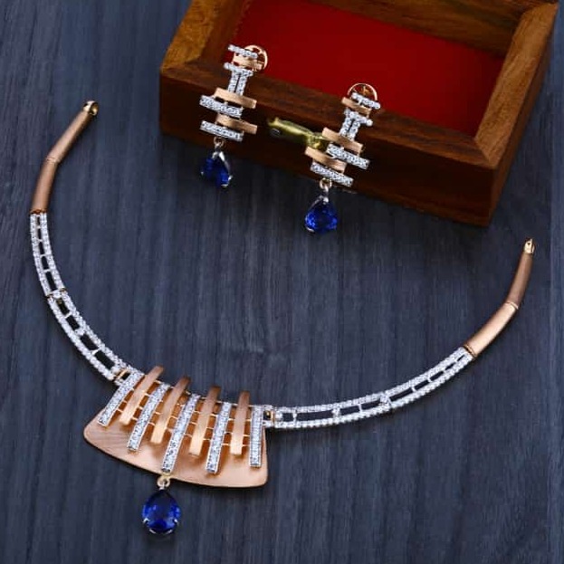 18Kt Rose Gold Designer Necklace Set For Wedding