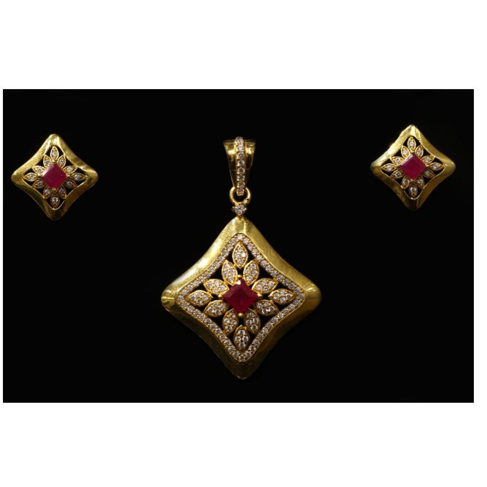 22 kt gold hallmark elegant rubi pendant set