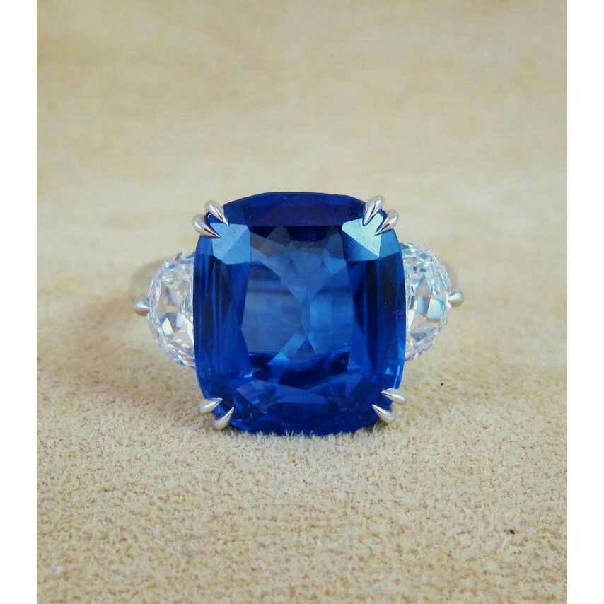 4.62ct oval blue blue-sapphire-neelam