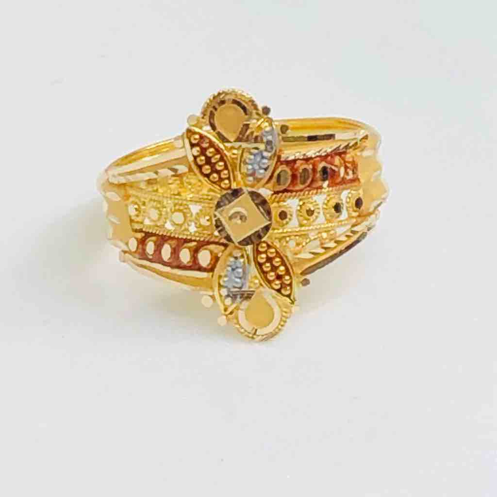 18kt exclusive ladies ring