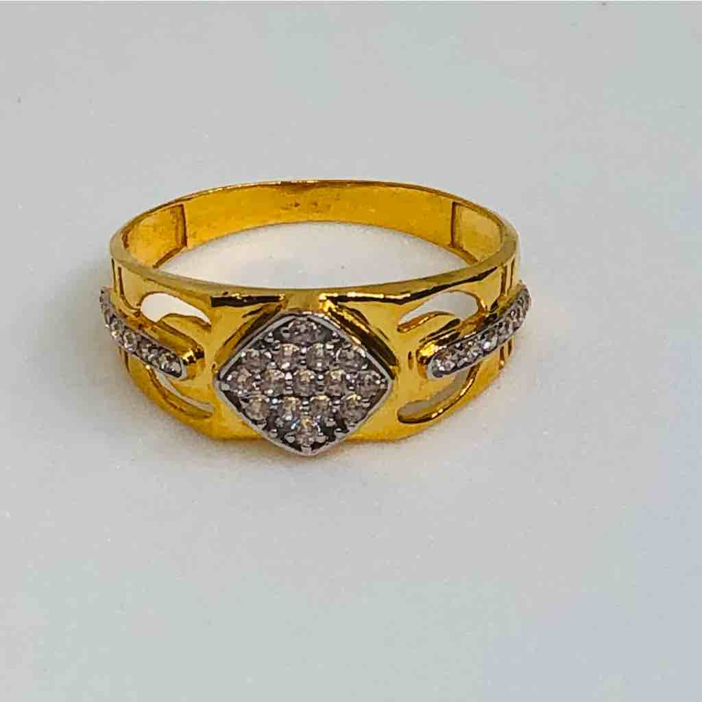 18kt exclusive gents ring
