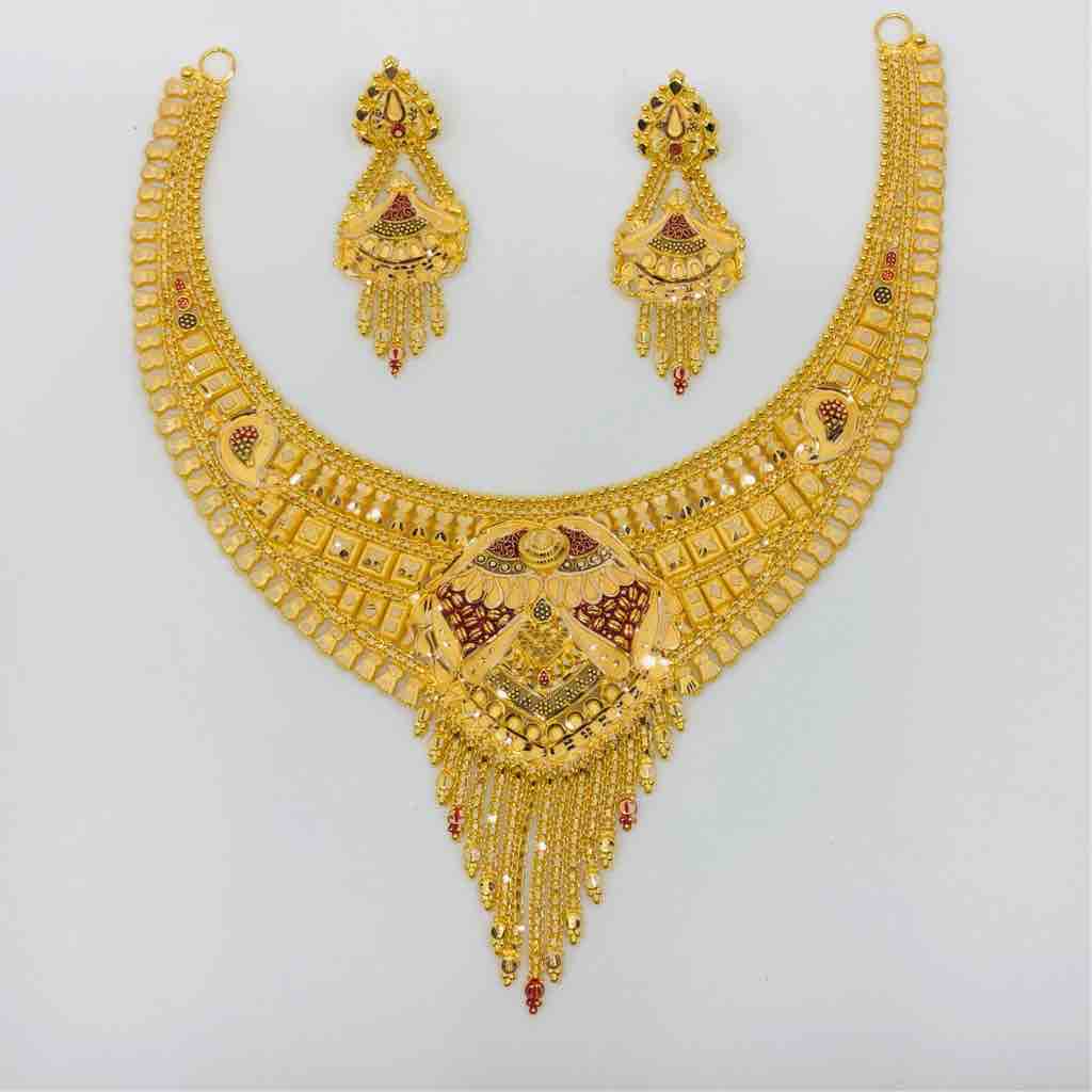 18kt exclusive ladies necklace set