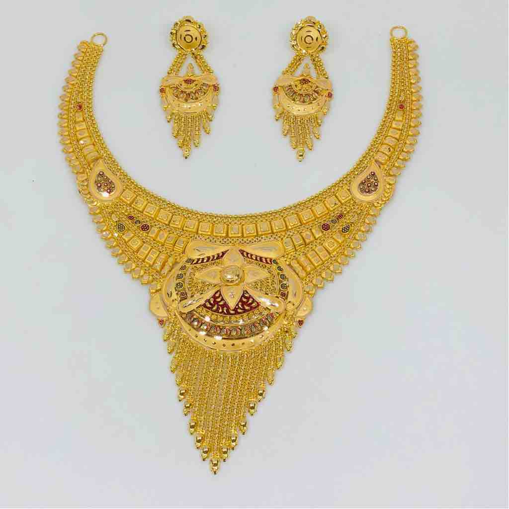 18kt exclusive ladies necklace set