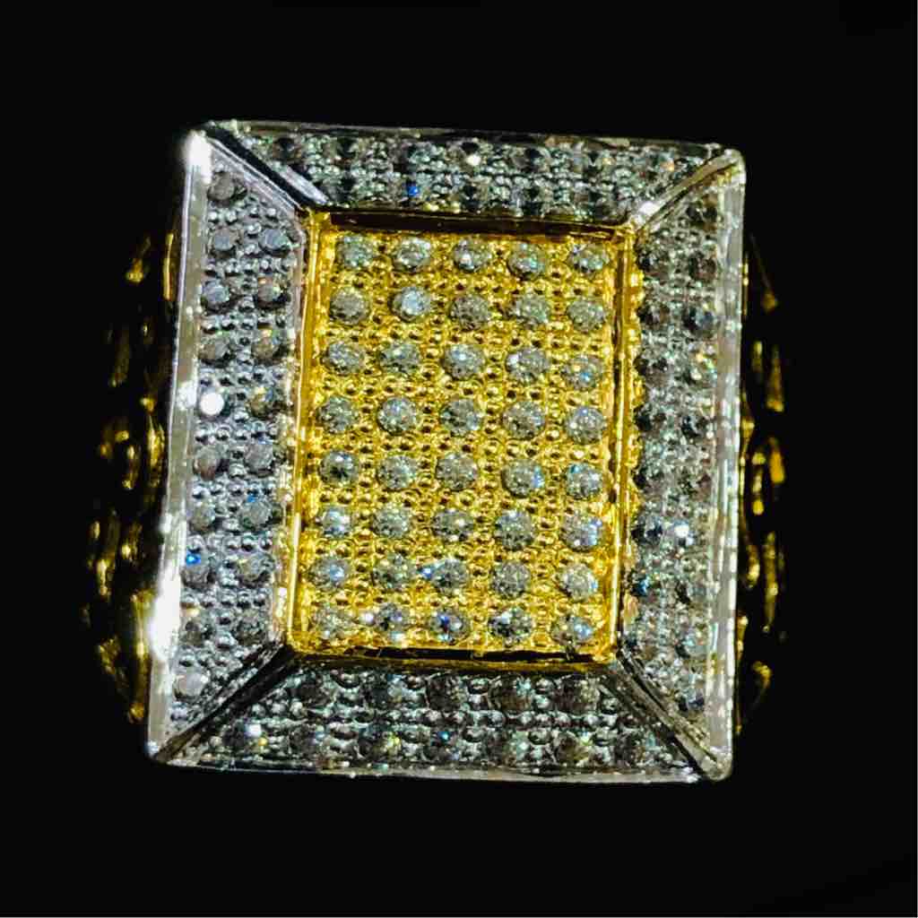 22KT Gold Hallmarked Square Design Gents Ring