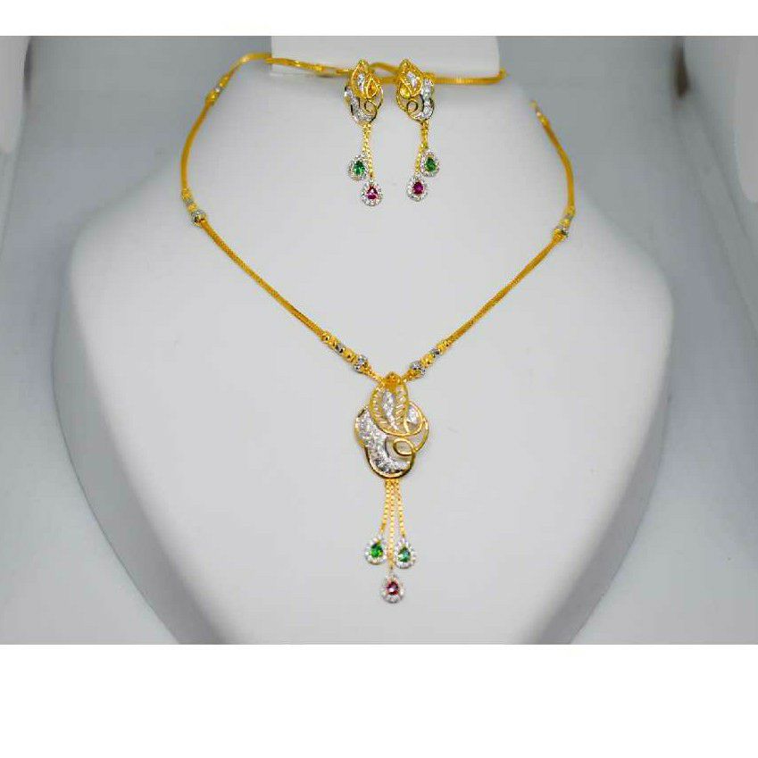 Chain pendant set with colour stone