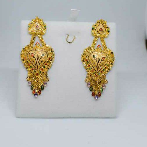 Earing With Natural Colour