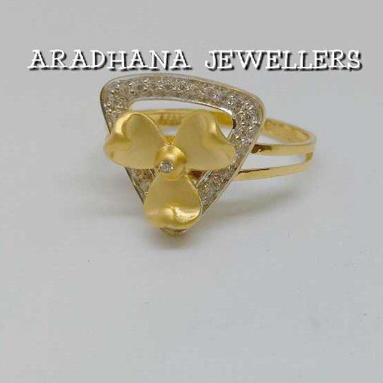 916 Gold Flower Design Ladies Ring