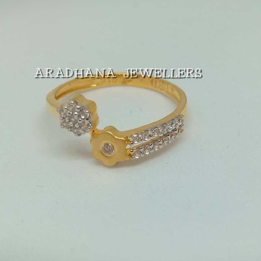 916 Gold Flower Design Diamond Ladies Ring