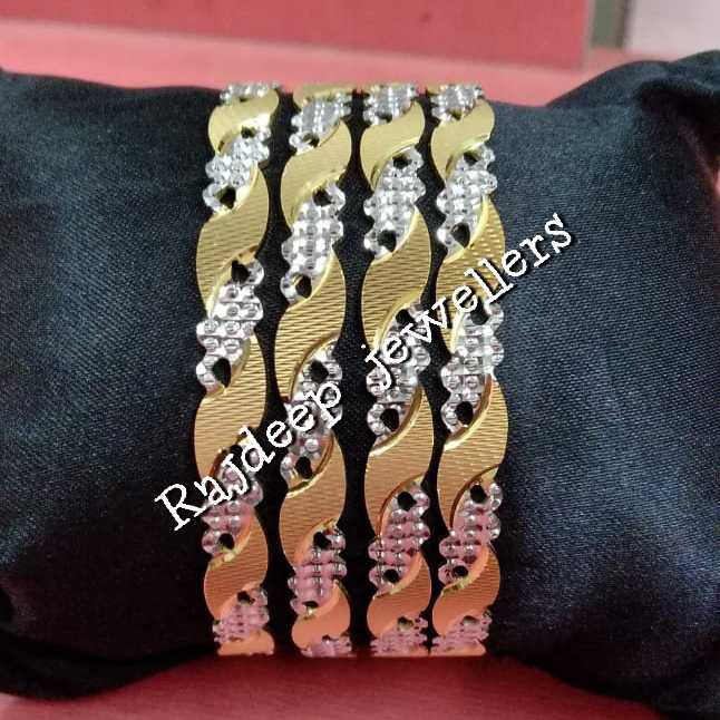 22Kt Gold Attractive Ladies Bangles