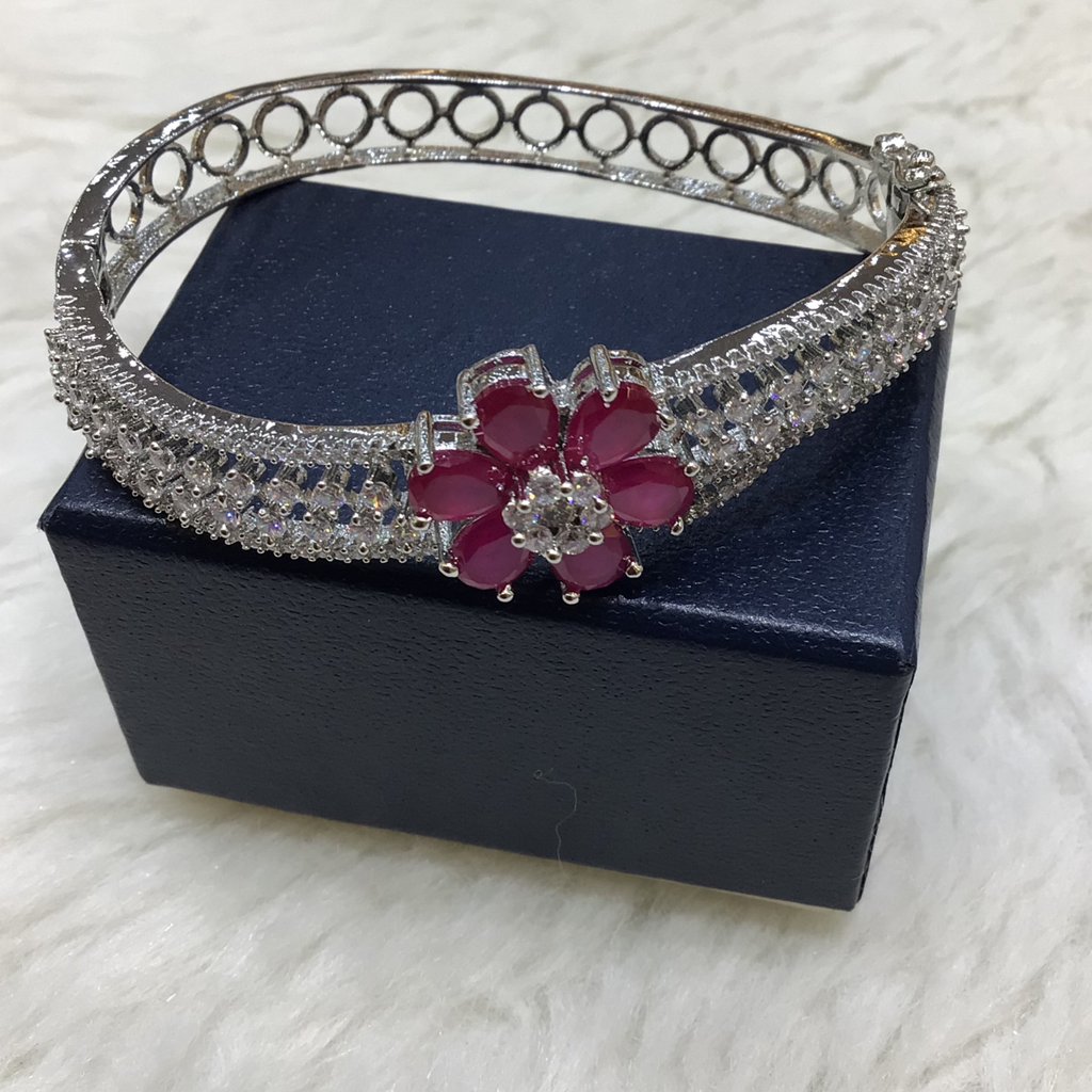 Silver Forming Flower Design Bracelet - Image 3