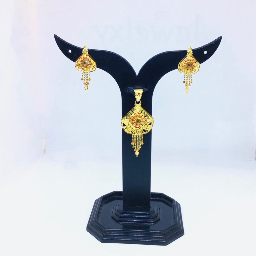 BRANDED FANCY PENDANT SET
