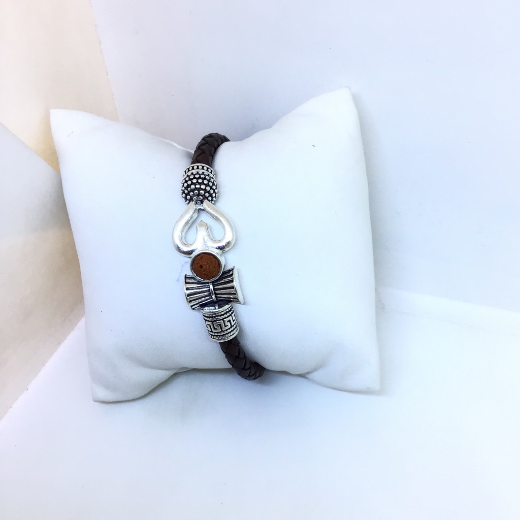 Designing fancy om bracelet