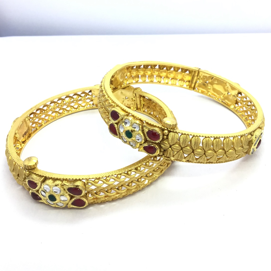 Designing gold bangles - Image 2