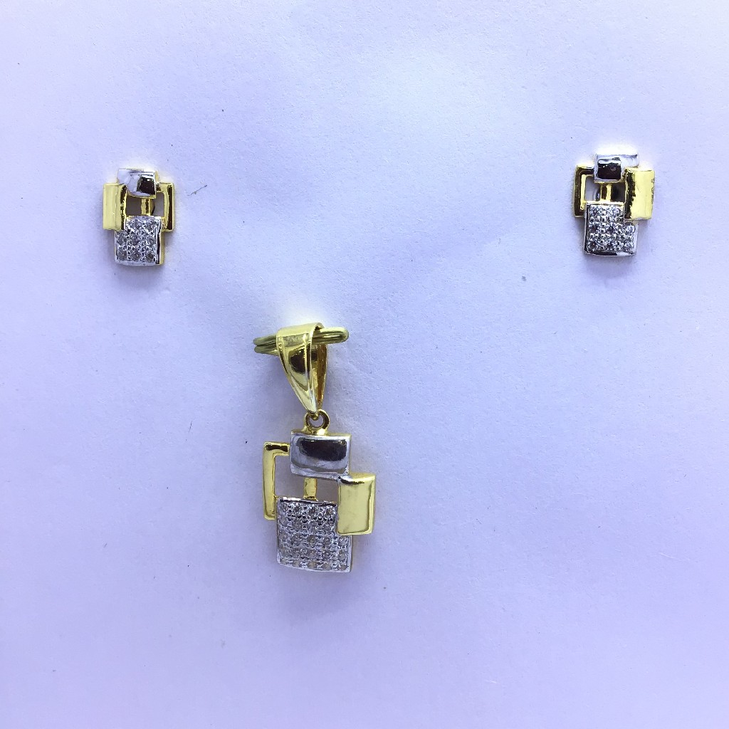 BRANDED FANCY GOLD PENDANT SET