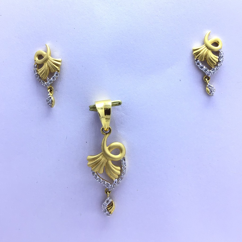 DESIGNING FANCY GOLD PENDANT SET