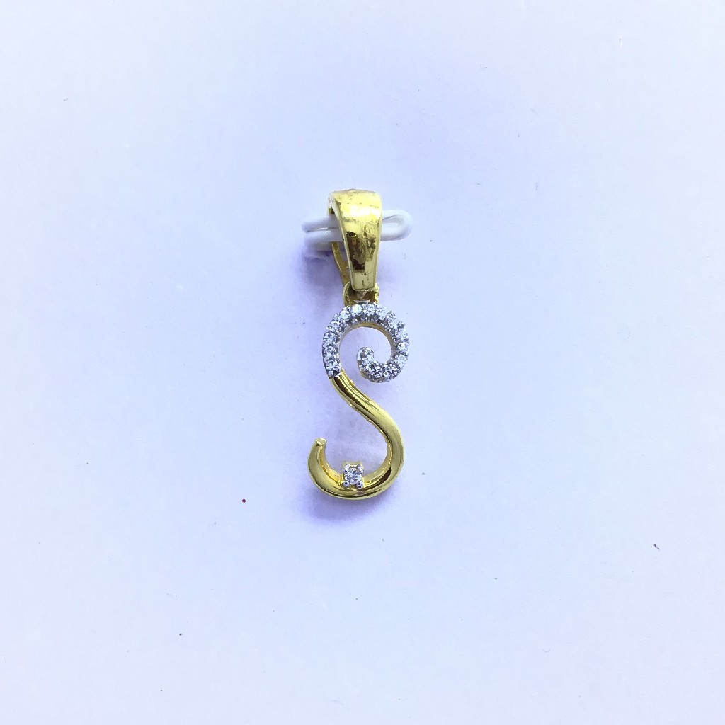 DESIGNED S FANCY GOLD PENDANT