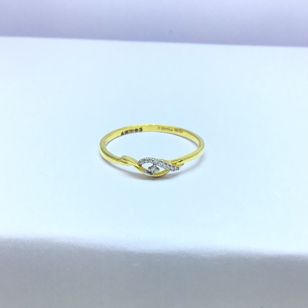 designing slim fancy ladies gold ring