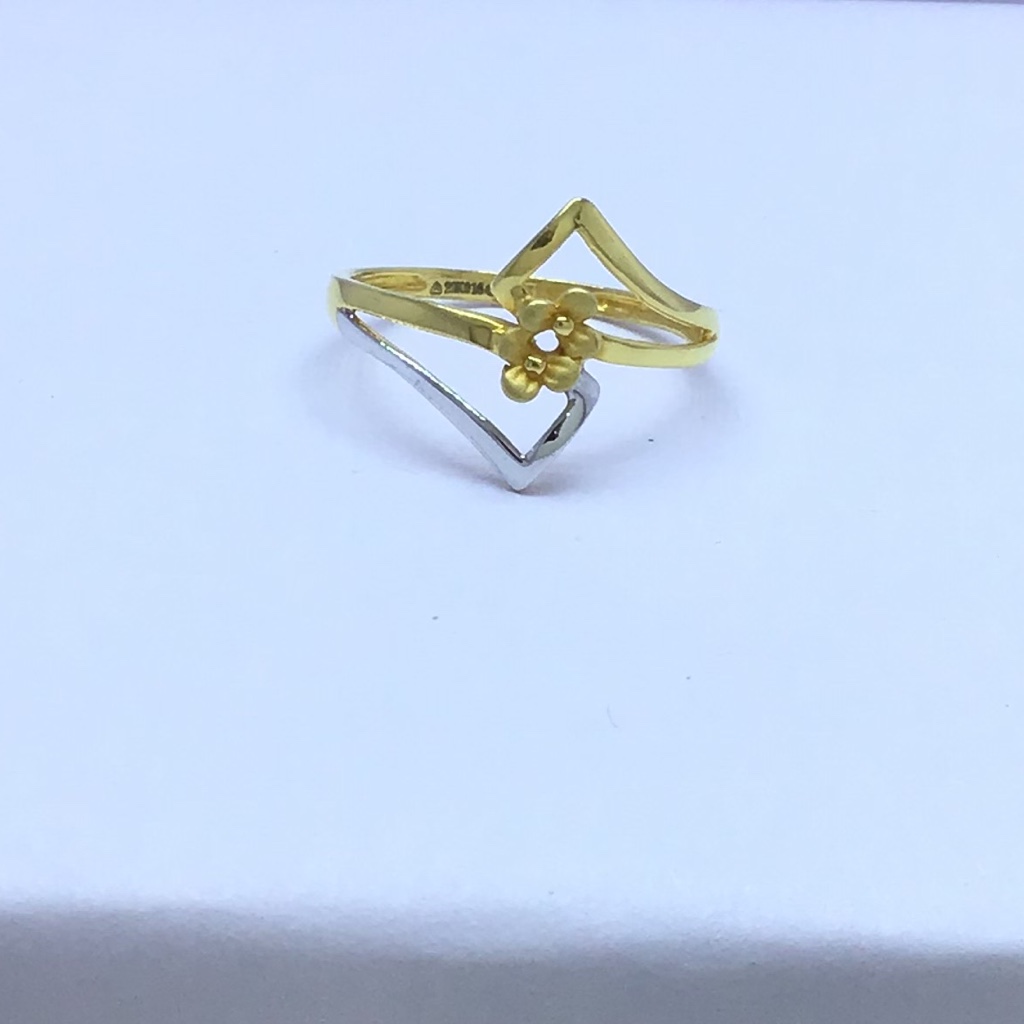 Ladies fancy 916gold ring