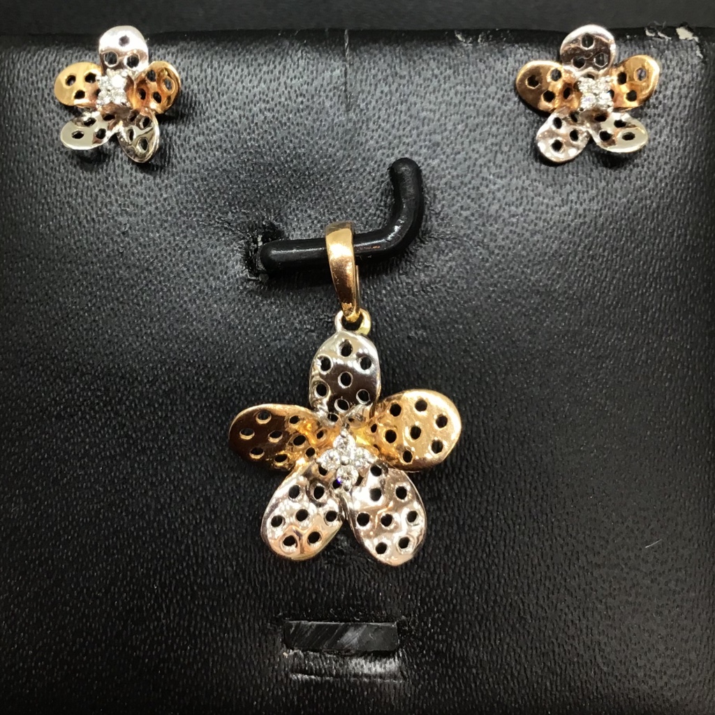 Real diamond fancy Flower pendant set