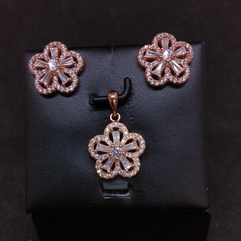 92.5 fancy pendant set