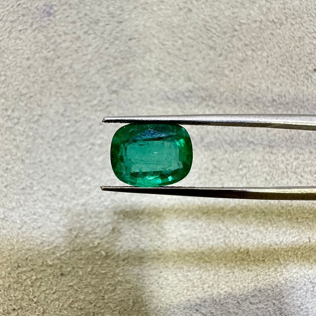 3.52ct cushion green emerald-panna