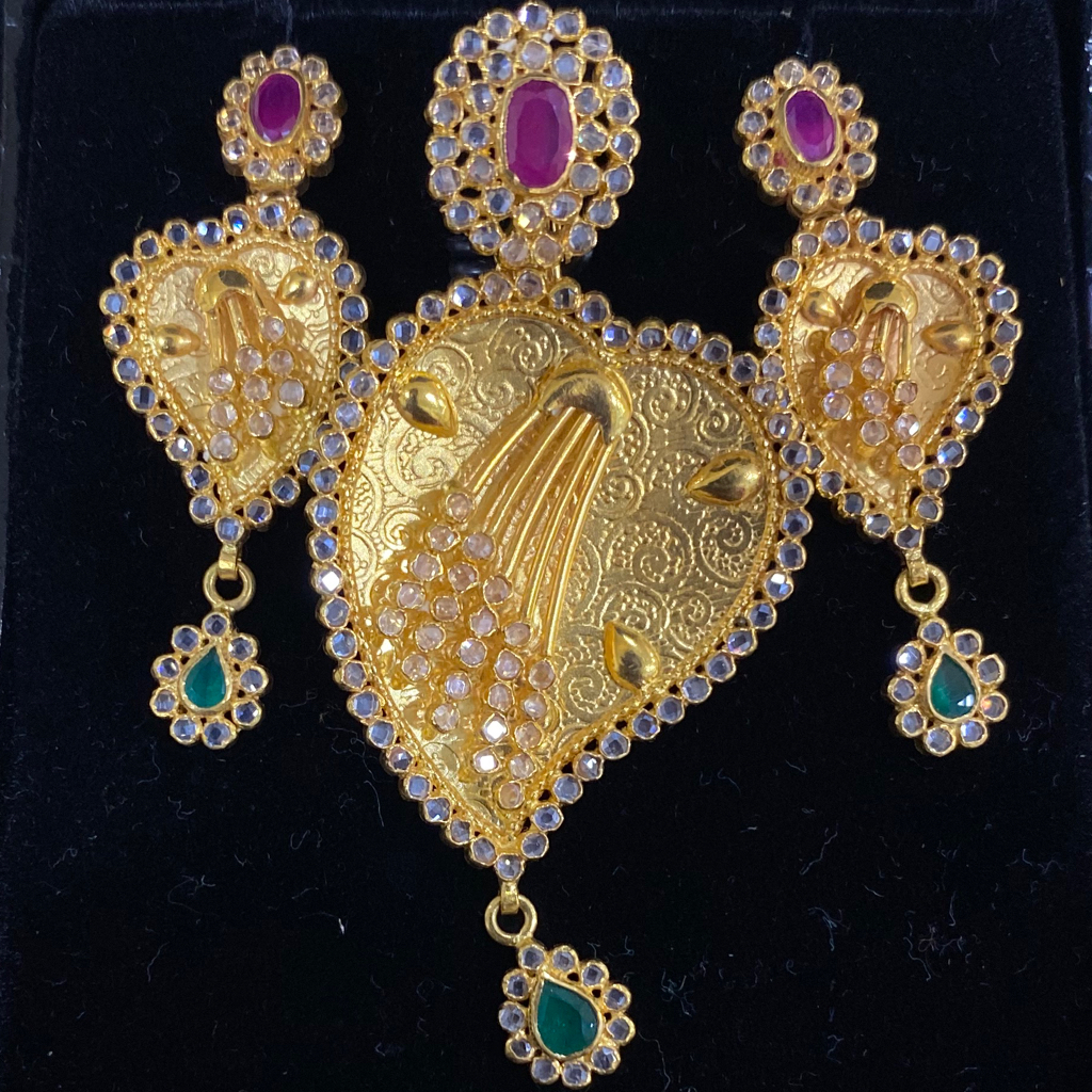 Antique gold pendant set