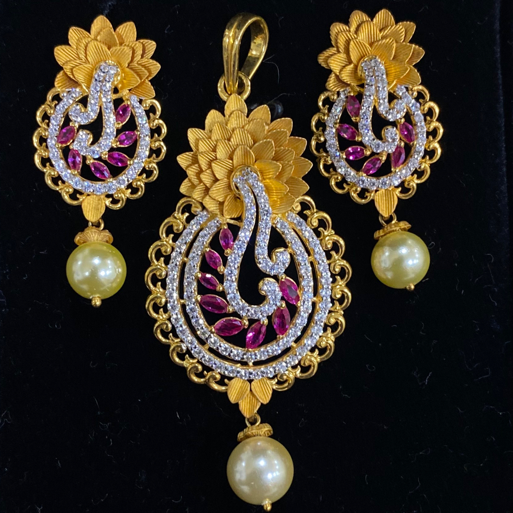 Cz fusion gold pendnat set