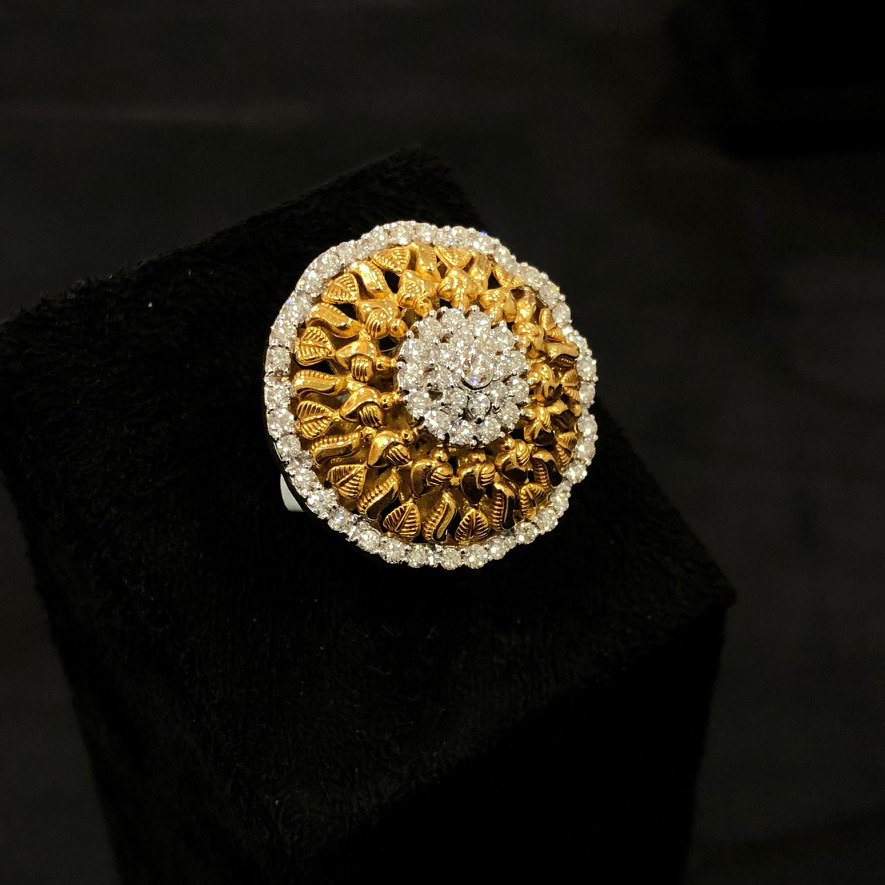 Diamond ring for women