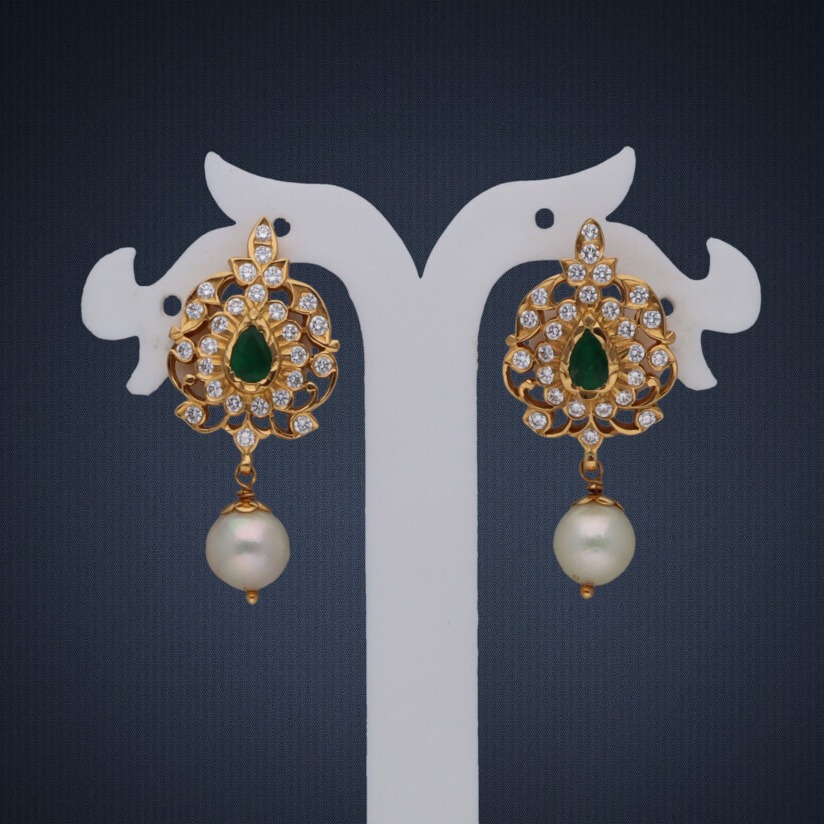 22KT Gold Green Stone Diamond Earring