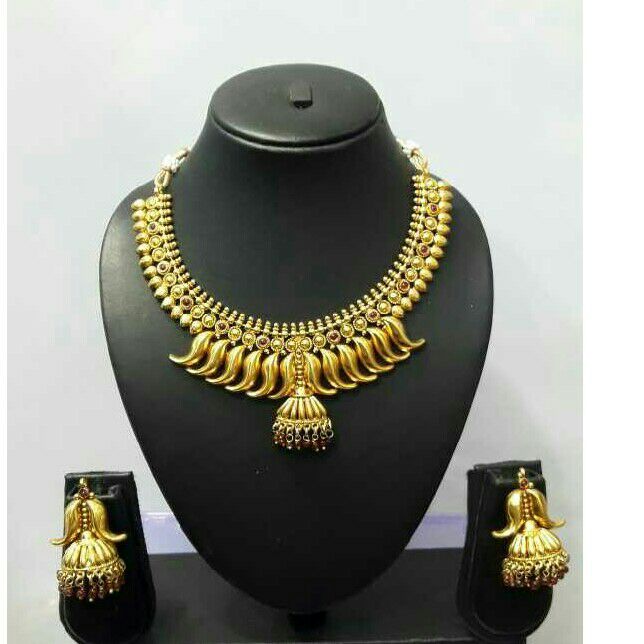 Leaf Shape Modern Necklace Set