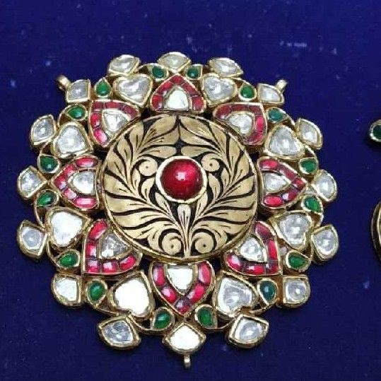 22KT Gold Round Jadtar Ladies Pendant