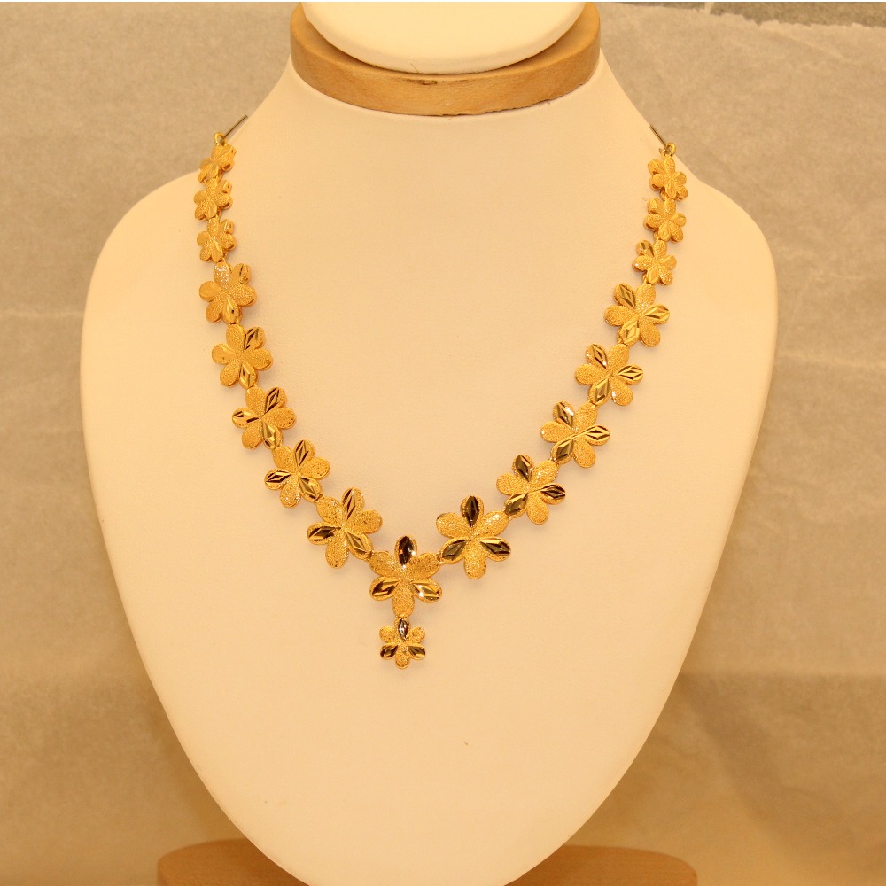 Delicate Flower Shape Gold Necklace For Women