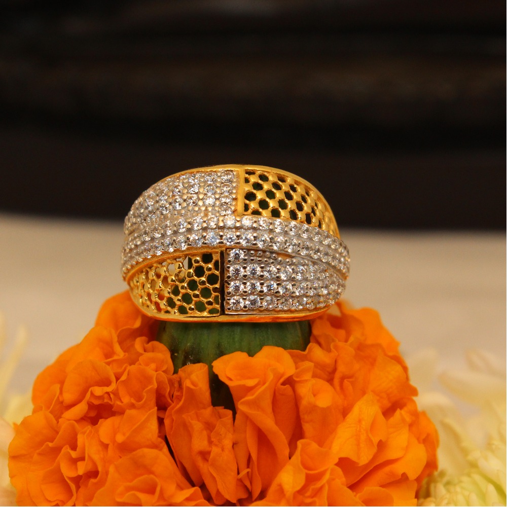 916 Gold Stylish Ladies Ring