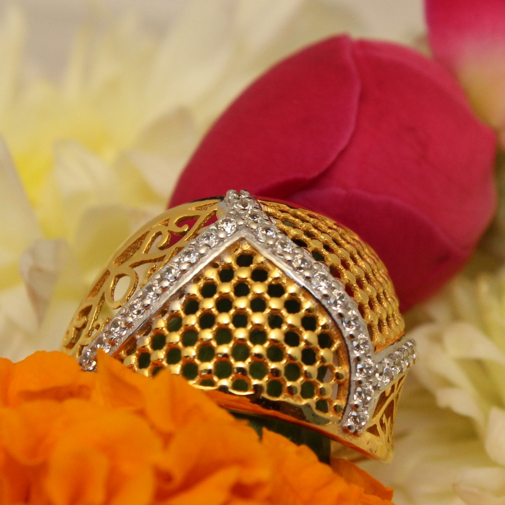 916 Gold Diamond Stylish Ladies ring