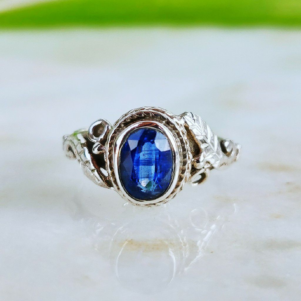 Handmade classic kyanite silver ring