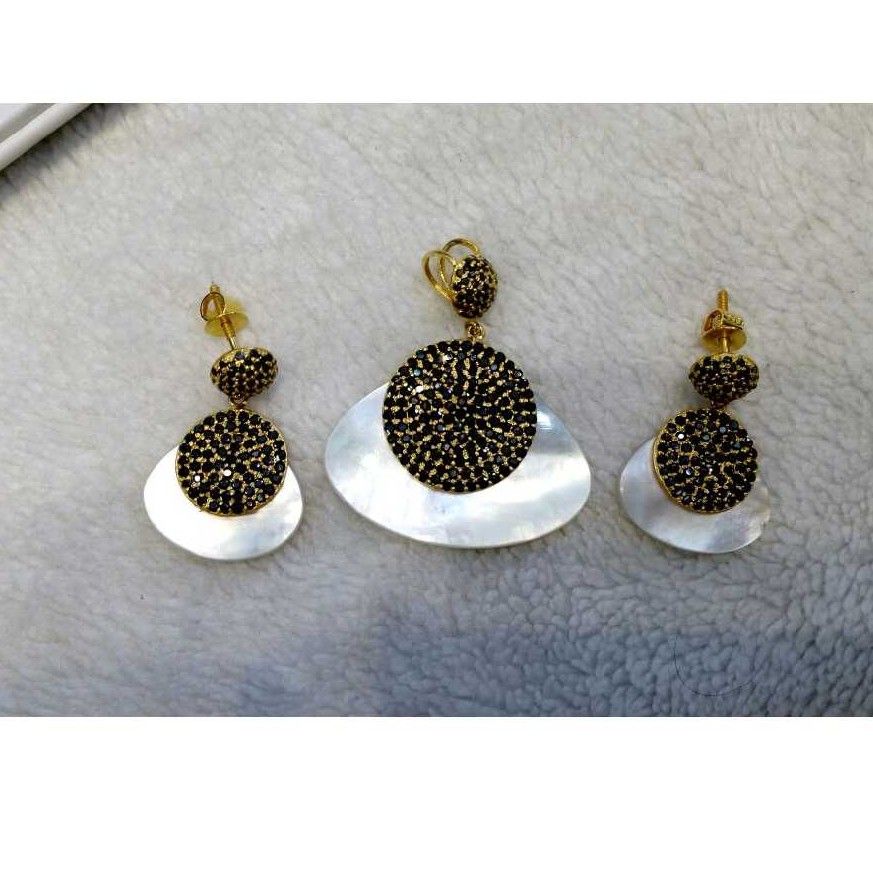22KT Gold Pendant Set