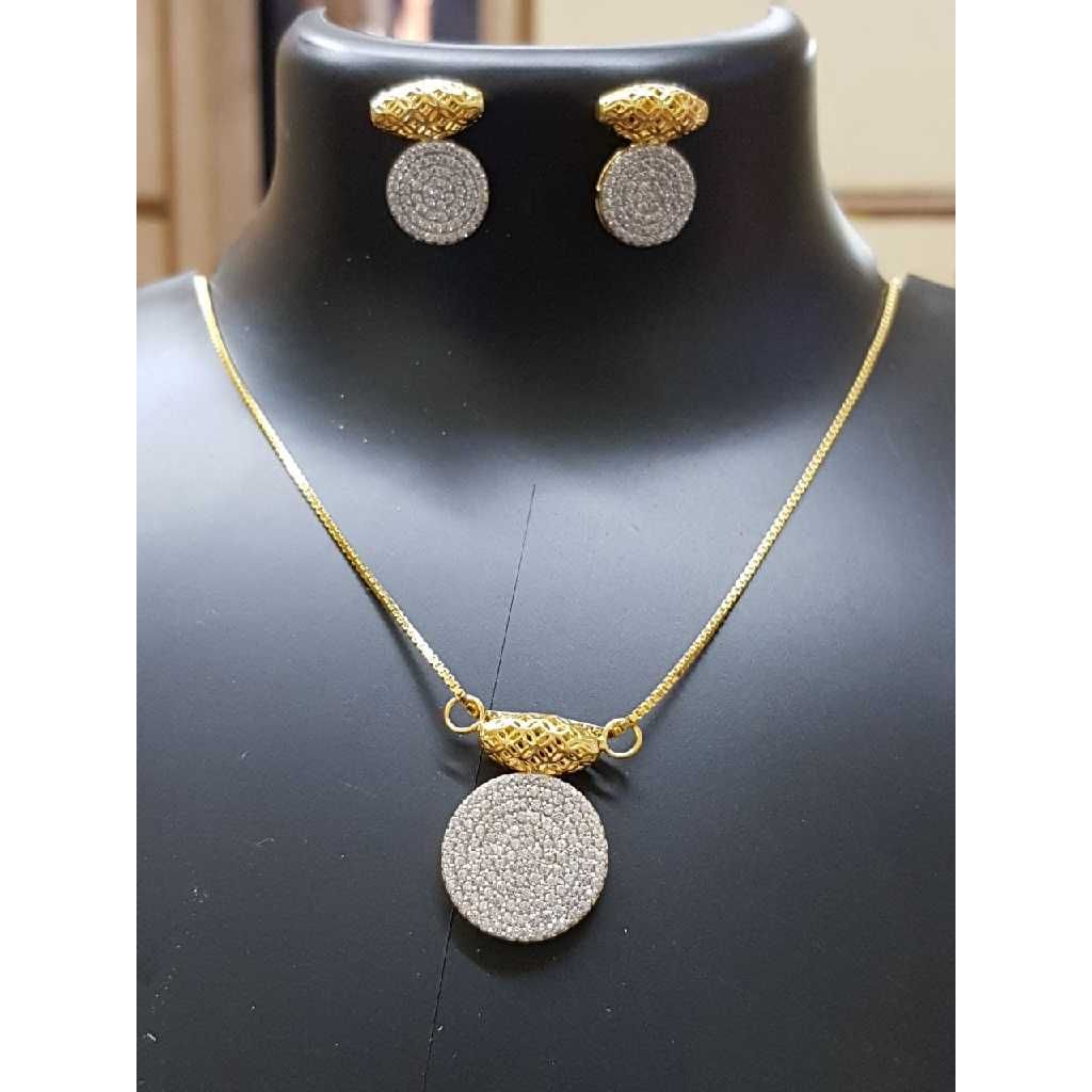 Delicate 916 Gold Stylish Ladies Necklace Set