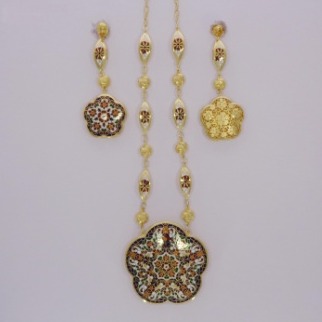 Flower Shape 916 Gold Meenakari Necklace Set